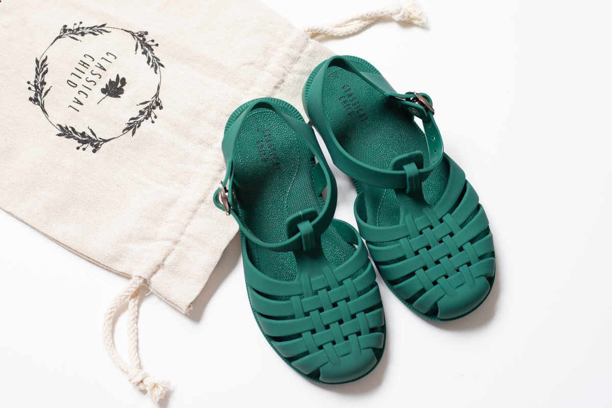 Green hot sale jelly sandals